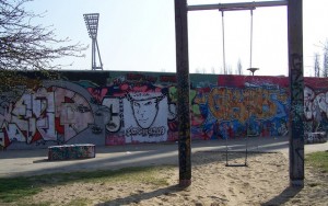 Above: Mauerpark and part of the Berlin Wall (Photo: Susan Steudtemann/visitBerlin)
