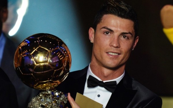 Cristiano Ronaldo Wins 2013 FIFA Best Player Award - AmongMen